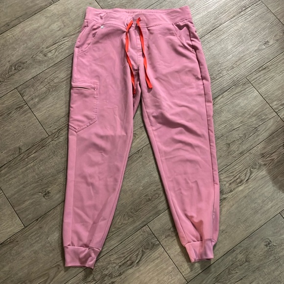 Figs Medium Zamora Bottoms in Chalk Pink - Picture 1 of 3